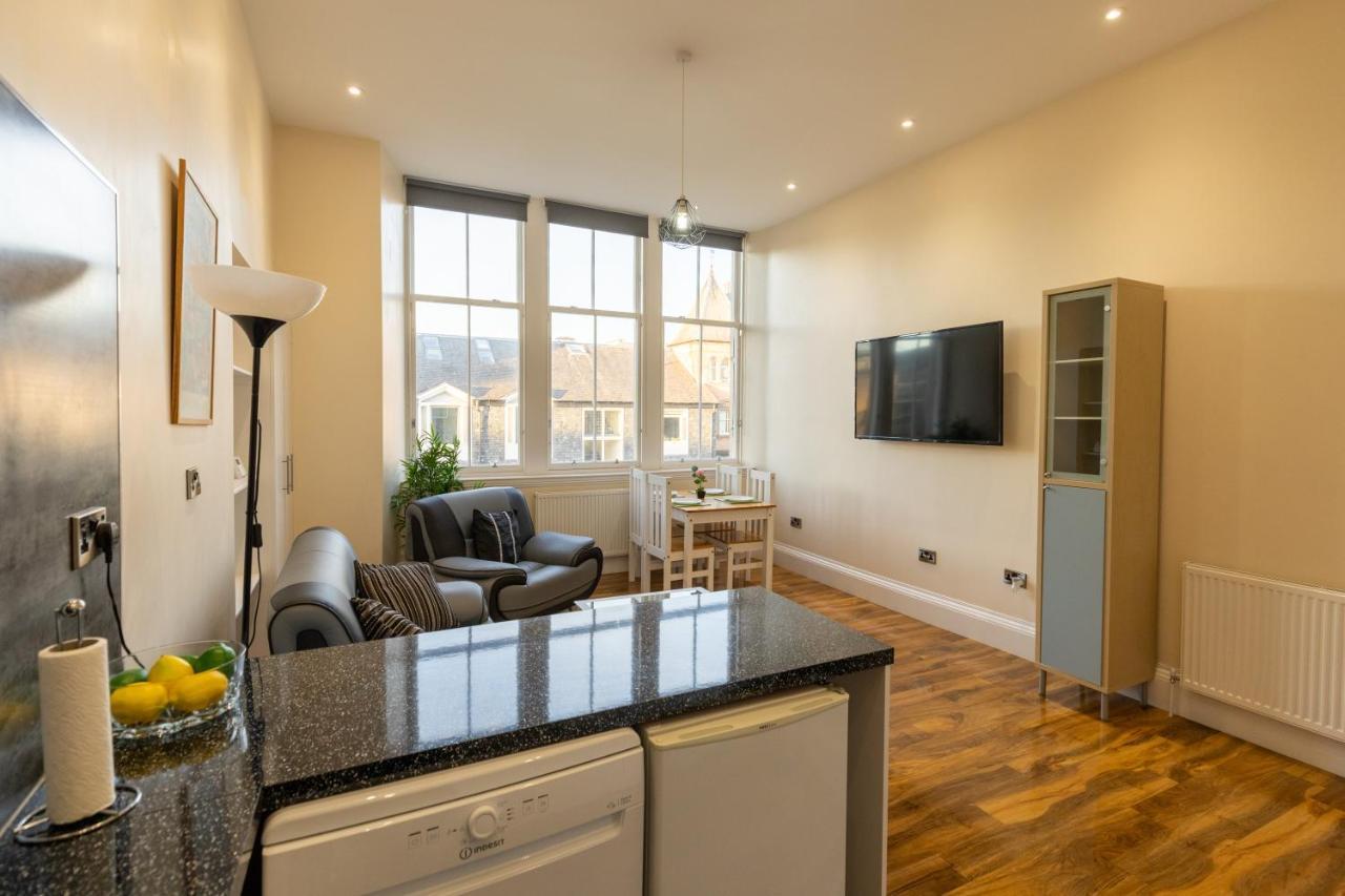 New 2 Bed Apartment With Stunning Views Of Arthur Seat Mountain Edinburgh Exterior photo
